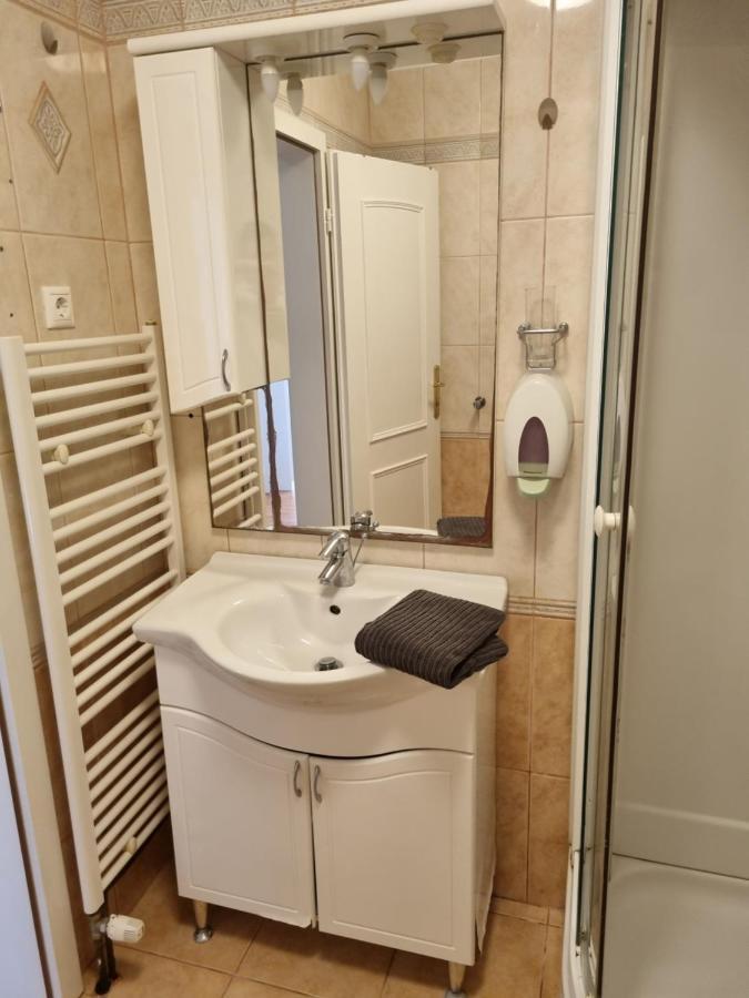 Moro Vrbnik 2 Apartment Luaran gambar